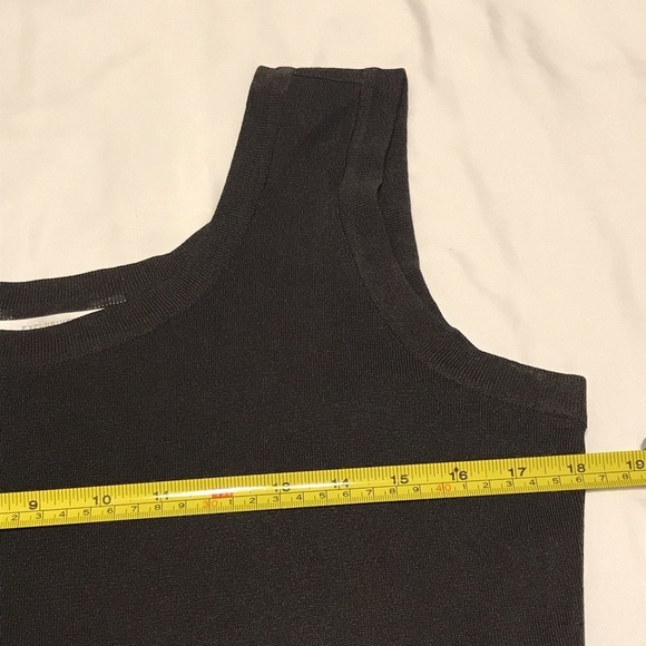 Exclusively Misook Scoop Neck Tank - Picture 6 of 11